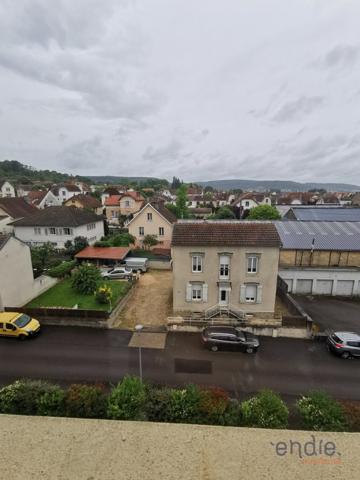 Appartement loué Spacieux de 77 m² à Navenne avec Vue Dégagée, balcon, garage et ascenseur