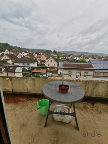 Appartement loué Spacieux de 77 m² à Navenne avec Vue Dégagée, balcon, garage et ascenseur