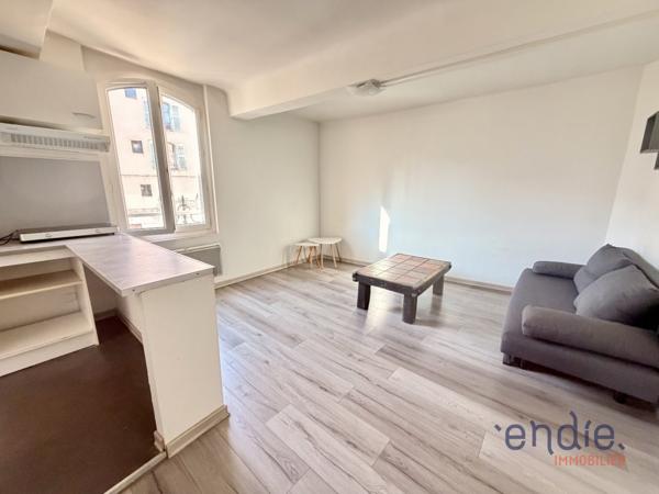 LORGUES STUDIO EQUIPE A L'ANNEE