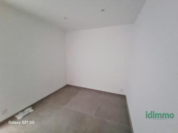 Exclusivité Frejus dans petite copropriété bel F3 neuf de 68m en rez de jardin avec jardin de 60m et place de  Fréjus (83600)