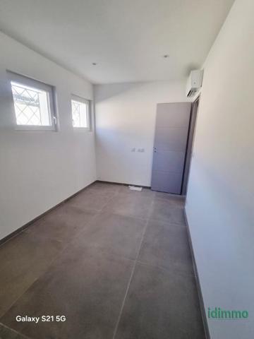 Exclusivité Frejus dans petite copropriété bel F3 neuf de 68m en rez de jardin avec jardin de 60m et place de  Fréjus (83600)