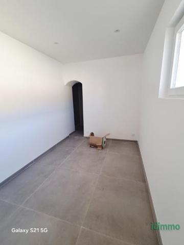 Exclusivité Frejus dans petite copropriété bel F3 neuf de 68m en rez de jardin avec jardin de 60m et place de  Fréjus (83600)