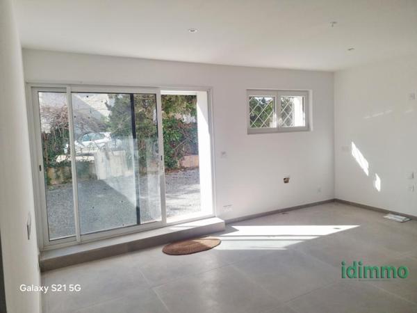 Exclusivité Frejus dans petite copropriété bel F3 neuf de 68m en rez de jardin avec jardin de 60m et place de  Fréjus (83600)