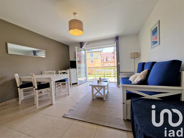 Appartement 2 pièces de 42 m² à Saint-Arnoult (14800)