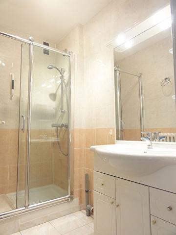 Joli T2 refait à neuf à 2 pas du centre Chambéry (73000)