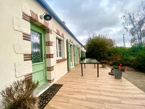 Longère bourg de Saint Denis En Val 5 pièces.