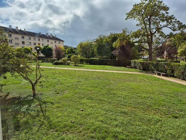 Appartement Le Mesnil Le Roi 4 pièce(s) 80.50 m2