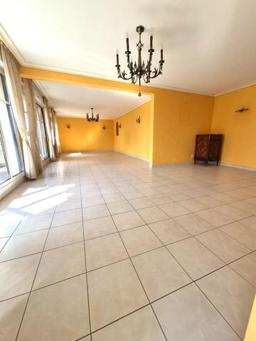 Appartement à vendre 3 pièces 131m² Cambrai (59400)