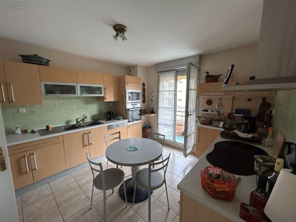 Appartement à vendre à Nogent-le-Rotrou dans l'Eure-et-Loir (28400), ref : 240137   
CENTRE VILLE