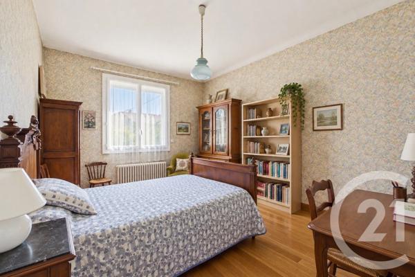 Maison à vendre  5 pièces - 135,77 m 2   EYSINES  - 33