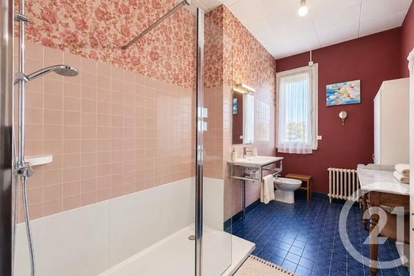 Maison à vendre  5 pièces - 135,77 m 2   EYSINES  - 33