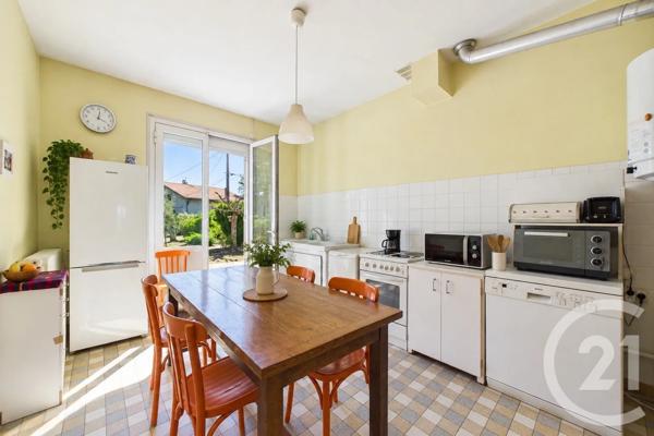 Maison à vendre  5 pièces - 135,77 m 2   EYSINES  - 33