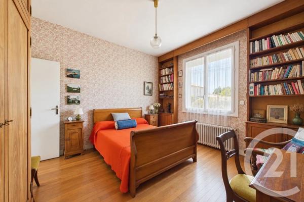 Maison à vendre  5 pièces - 135,77 m 2   EYSINES  - 33