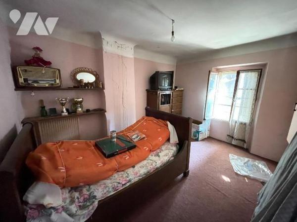 A vendre - Valensole (04) - Alpes de Haute Provence : Maison de village d'env 81,96 m² à rénove...