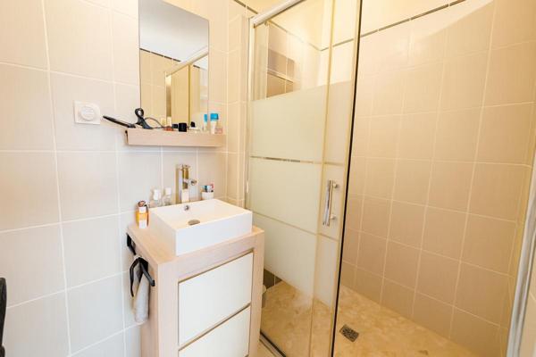 Maison Salles 6 pièces 4 chambres 135 m2 garage double+ piscine