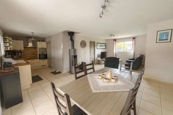 Maison Salles 6 pièces 4 chambres 135 m2 garage double+ piscine