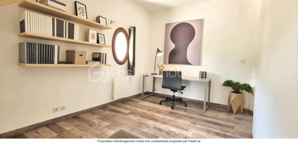 🏡🏔️ GRAND APPARTEMENT DUPLEX – CENTRE VILLAGE D’ALLOS – 110 m²
Au cœur du village d’Allos, idéalement situé en plein centre, au-dessus du Carrefour Contact et à proximité immédiate de toutes les commodités, découvrez ce grand appartement en duplex de 110M² (97 m²en loi carrez), lumineux et agréable à vivre. 🌞🌿
Situé dans une commune dynamique été comme hiver, aux portes du Parc National du Mercantour et proche des stations du Seignus et de La Foux d’Allos, ce bien offre un cadre de vie idéal à la montagne. ⛷️🚵‍♂️
________________________________________
✨ DESCRIPTIF DU BIEN
•	Type : Appartement duplex 
•	Surface : 110 m² au sol
•	Exposition : Sud / Ouest ☀️ 
•	État général : bon état, remis au goût du jour 
________________________________________
🏡 AGENCEMENT
🔹 Rez-de-chaussée :
•	🛋️ Grand salon / séjour de 28 m², lumineux et convivial, 
•	🍽️ Cuisine séparée et équipée, 
•	👗 Dressing / buanderie, 
•	🚽 Toilettes indépendantes. 
🔹 À l’étage :
•	🛏️ 3 chambres, 
•	🚿 Salle d’eau avec WC. 
________________________________________
🌄 EXTÉRIEUR & ANNEXES
•	🌞 Balcon exposé Sud/Ouest, 
•	🎿 Casier à skis, 
•	🅿️ Parking communal à proximité immédiate. 
________________________________________
🔧 CONFORT & POTENTIEL
•	Appartement très lumineux, 
•	Volumes agréables et fonctionnels, 
•	Bien entretenu et habitable immédiatement, 
•	Quelques travaux d’amélioration possibles : 
o	remplacement des menuiseries, 
o	rénovation des volets. 
👉 Un beau potentiel pour personnaliser ce bien à votre goût.
________________________________________
📍 ENVIRONNEMENT
•	🏡 En plein centre du village d’Allos, 
•	⛷️ Proche des stations de ski du Seignus et de La Foux d’Allos, 
•	🚵‍♂️ Activités été/hiver : ski, VTT, randonnée, nature, 
•	🌿 Aux portes du Parc National du Mercantour, 
•	💧 À proximité des Gorges du Verdon. 
________________________________________
✨ Un appartement spacieux et idéalement situé, parfait pour une résidence principale, secondaire ou un investissement locatif familial
📞 Pour plus d’informations ou organiser une visite, contactez-moi sans hésiter 😊
