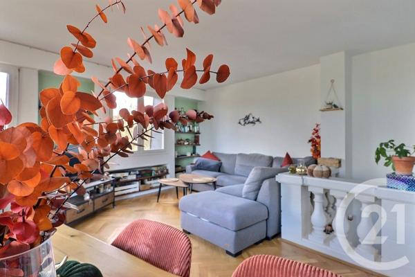 Appartement F7 Et + à vendre  5 pièces - 106,24 m2 VAUJOURS - 93