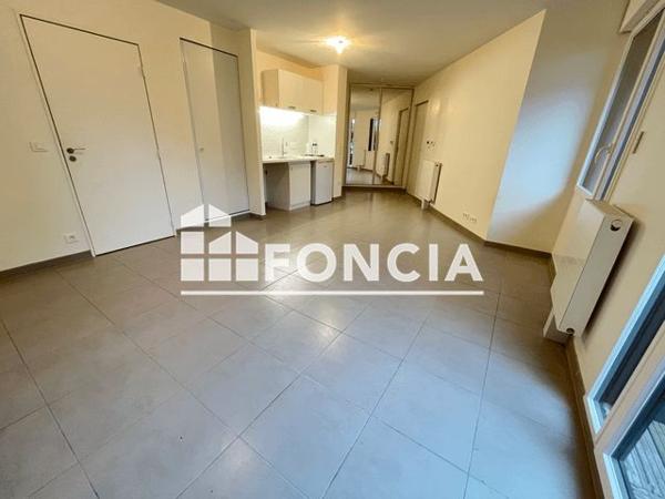 Location Studio 32.72 m² - 11 CHEMIN DE LA COTE SAINTE CATHERINE Le Plessis Robinson 92350