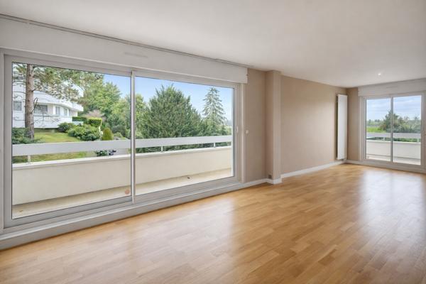 Appartement
                                                                                                                                                                                                                                                                                                                        6 pièce(s)                                                                                                                                                                                                          4 chambre(s)                                                                                                                                                                                                          113  m²
