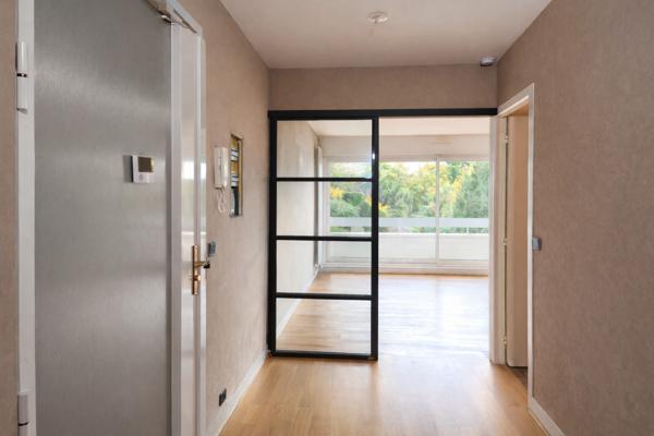 Appartement
                                                                                                                                                                                                                                                                                                                        6 pièce(s)                                                                                                                                                                                                          4 chambre(s)                                                                                                                                                                                                          113  m²