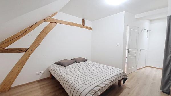 CORPS DE FERME SUR 6 000 m² SECTEUR ST VALERIEN