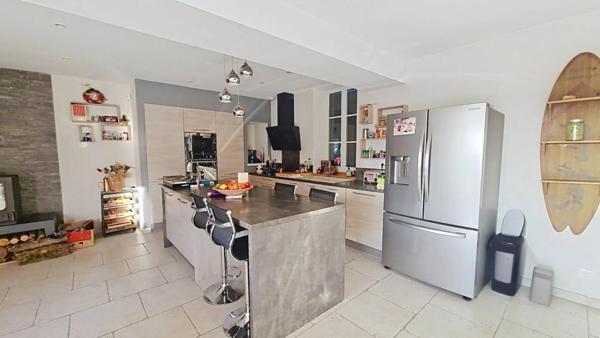 CORPS DE FERME SUR 6 000 m² SECTEUR ST VALERIEN