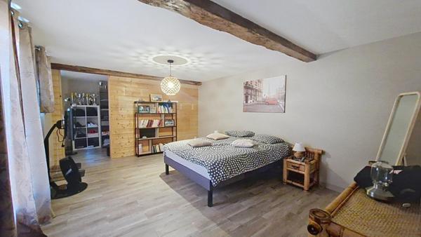 CORPS DE FERME SUR 6 000 m² SECTEUR ST VALERIEN