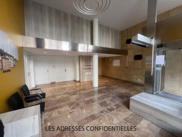 LYON 6ème - SECTEUR SAINT POTHIN - RESIDENCE SENIORS - T2 - BALCON.