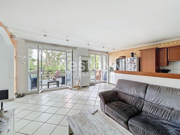 Beau 5 pièces de 93 m² avec balcon, parking et ascenseur à Chilly-Mazarin