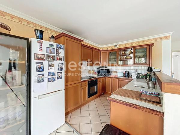 Beau 5 pièces de 93 m² avec balcon, parking et ascenseur à Chilly-Mazarin