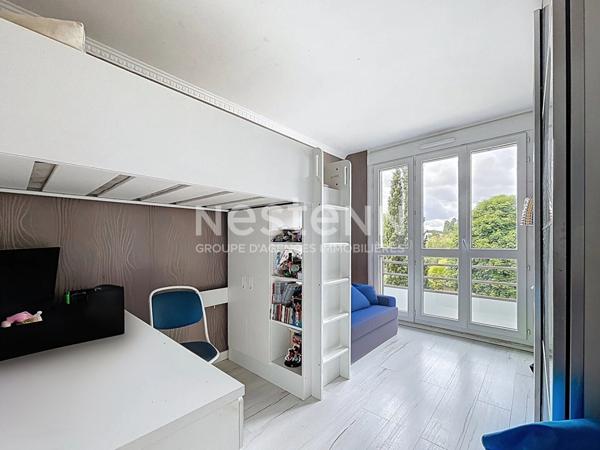 Beau 5 pièces de 93 m² avec balcon, parking et ascenseur à Chilly-Mazarin