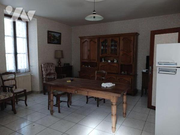A VENDRE sur la commune de GYE SUR SEINE (10250), une maison d'habitation, d'environ 185 m², co...