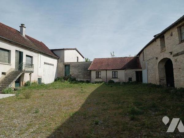 A VENDRE sur la commune de GYE SUR SEINE (10250), une maison d'habitation, d'environ 185 m², co...