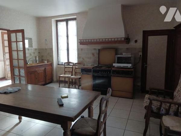 A VENDRE sur la commune de GYE SUR SEINE (10250), une maison d'habitation, d'environ 185 m², co...