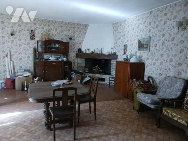 A VENDRE sur la commune de GYE SUR SEINE (10250), une maison d'habitation, d'environ 185 m², co...