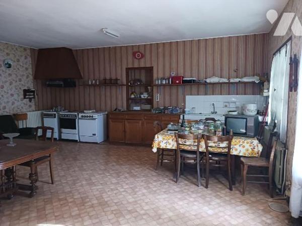 A VENDRE sur la commune de GYE SUR SEINE (10250), une maison d'habitation, d'environ 185 m², co...