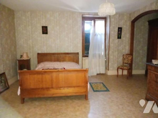 A VENDRE sur la commune de GYE SUR SEINE (10250), une maison d'habitation, d'environ 185 m², co...