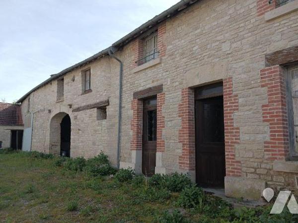 A VENDRE sur la commune de GYE SUR SEINE (10250), une maison d'habitation, d'environ 185 m², co...