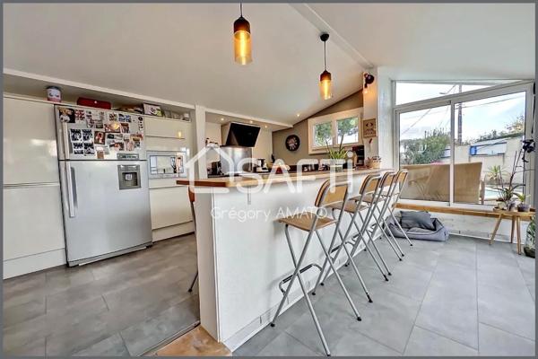 Maison familiale atypique en pierre avec piscine sur Ambares et Lagrave