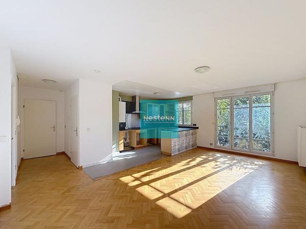 Appartement 70 m² avec box et stationnement - Belle pièce de vie de 35 m² au Plessis Bouchard