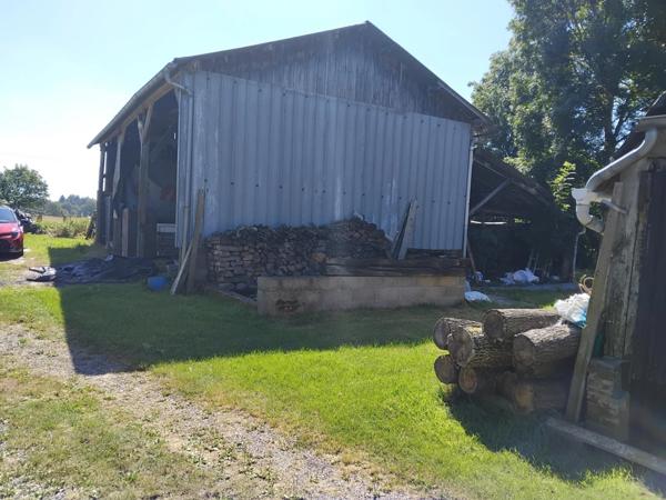 Fermette sur environ 2 hectares de terrain