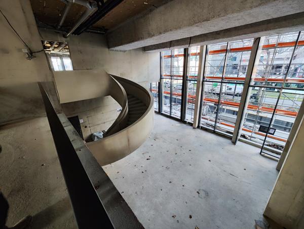 Local Commercial 3 pièces - 750 m²