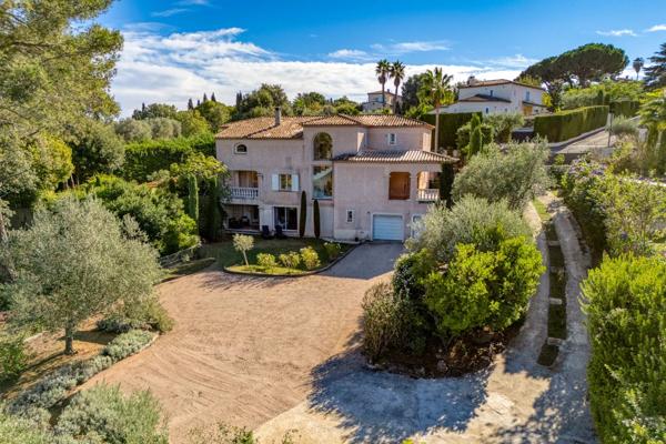 Magnifique villa dans un domaine sécurisé