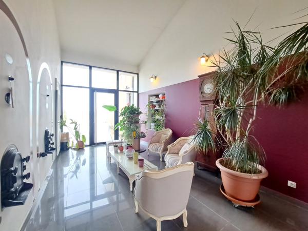 Domaine de 29 Hectares avec Maison Rénovée, Piscine, Vignoble
