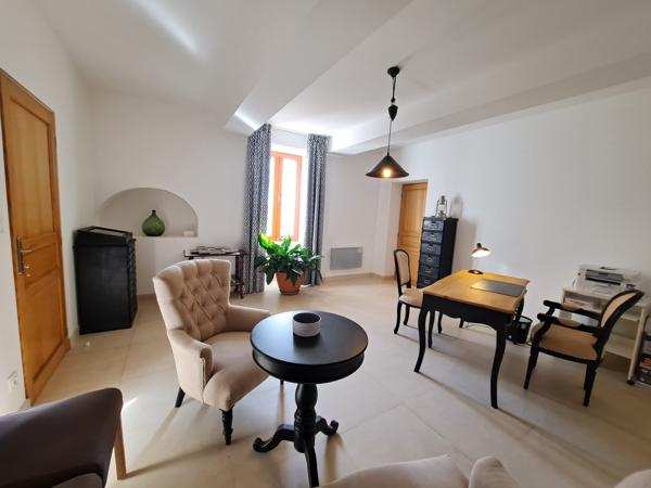 Domaine de 29 Hectares avec Maison Rénovée, Piscine, Vignoble