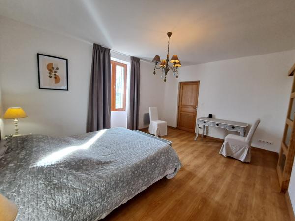 Domaine de 29 Hectares avec Maison Rénovée, Piscine, Vignoble