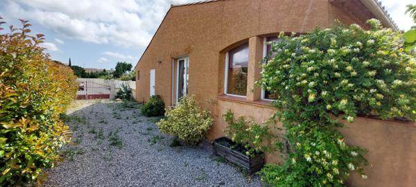 Pavillon familial de 2009, 3 chambres, garage.