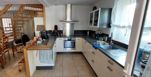 Pavillon familial de 2009, 3 chambres, garage.