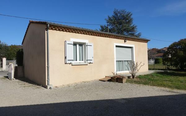 Maison à louer    4 pièces •  Ruoms